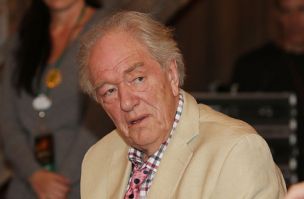 Sir Michael Gambon Berhenti Karena Pikun